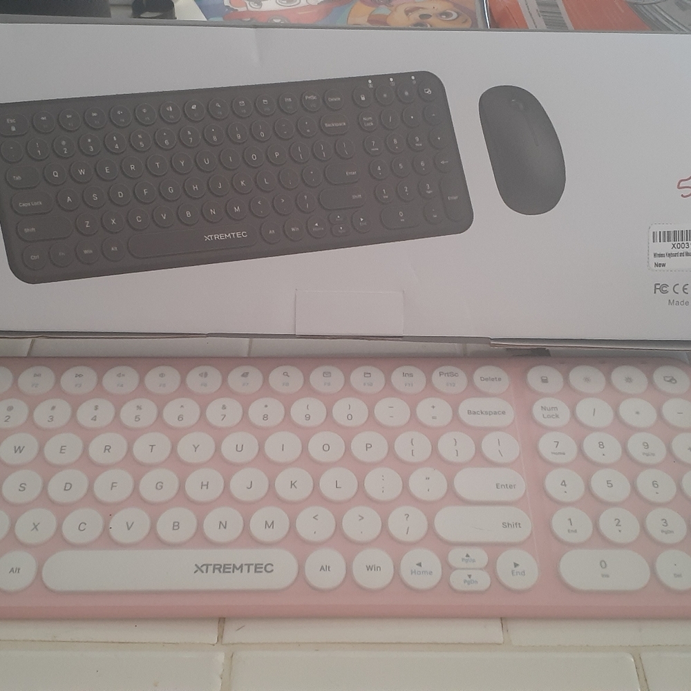 Wireless keyboard with mouse
